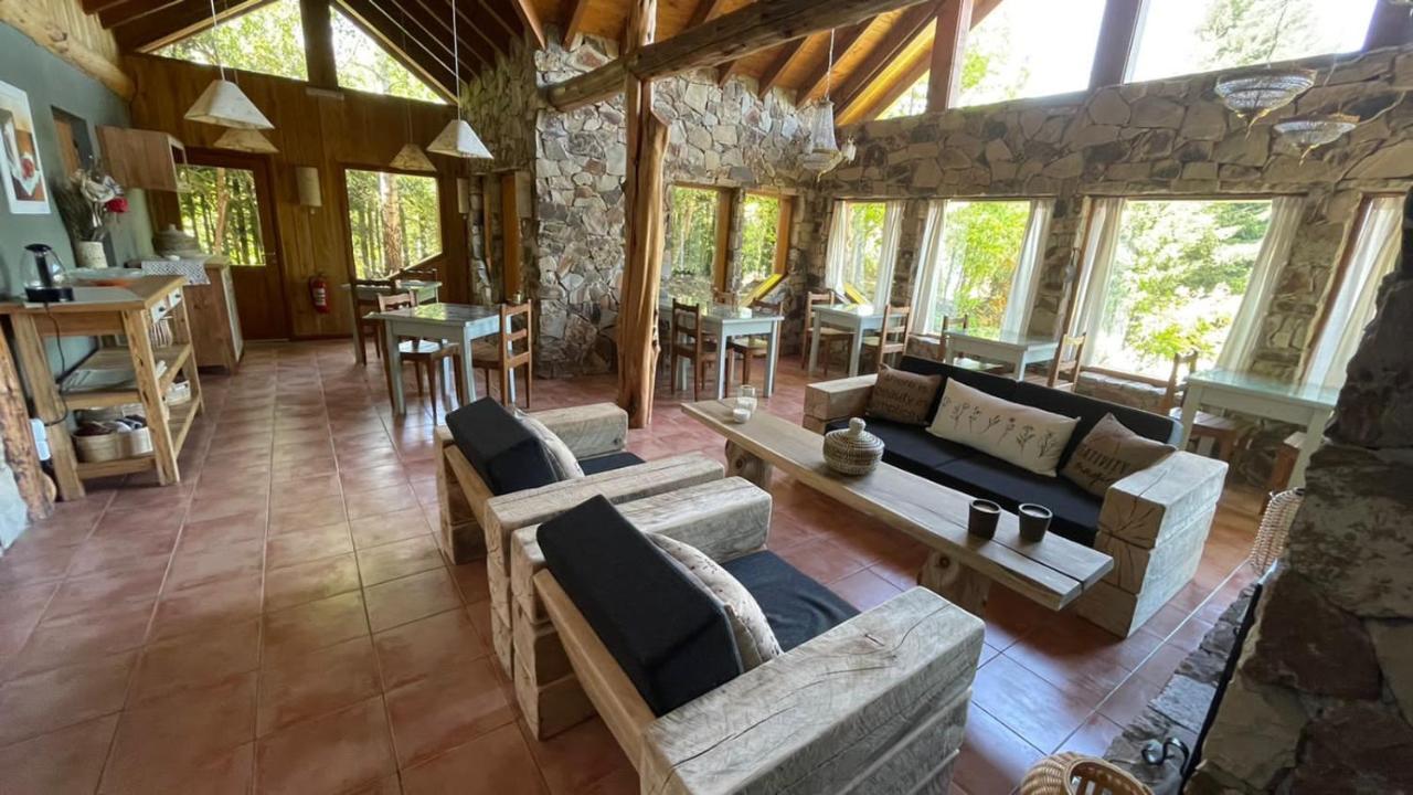 Hosteria Brisas Del Cerro Вілья-Ла-Ангостура Екстер'єр фото