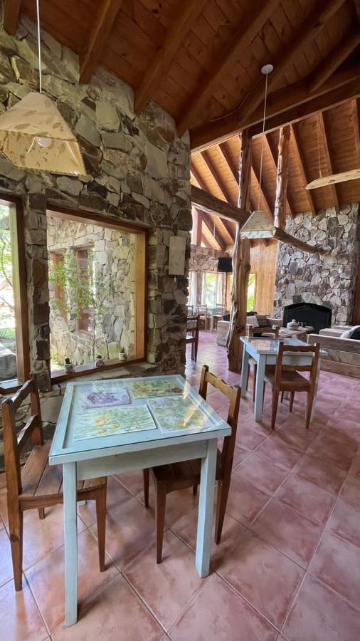 Hosteria Brisas Del Cerro Вілья-Ла-Ангостура Екстер'єр фото