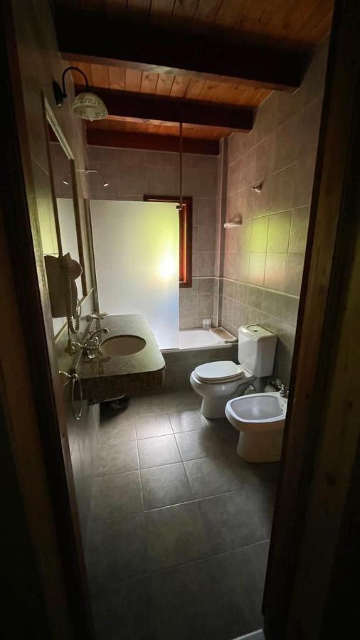 Hosteria Brisas Del Cerro Вілья-Ла-Ангостура Екстер'єр фото