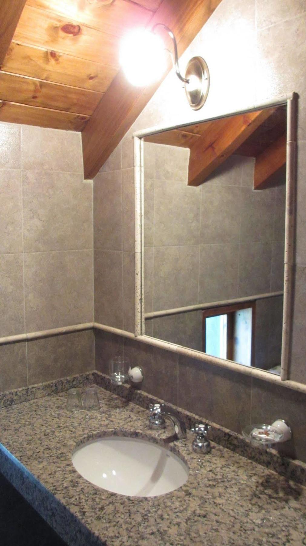 Hosteria Brisas Del Cerro Вілья-Ла-Ангостура Екстер'єр фото
