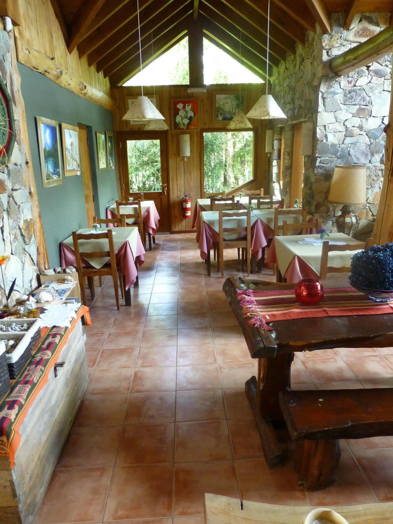 Hosteria Brisas Del Cerro Вілья-Ла-Ангостура Екстер'єр фото